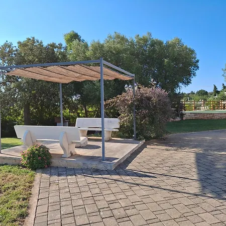 Вилла Panoramic Trulli With Swimming Pool In Монополи