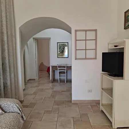 Panoramic Trulli With Swimming Pool In Монополи