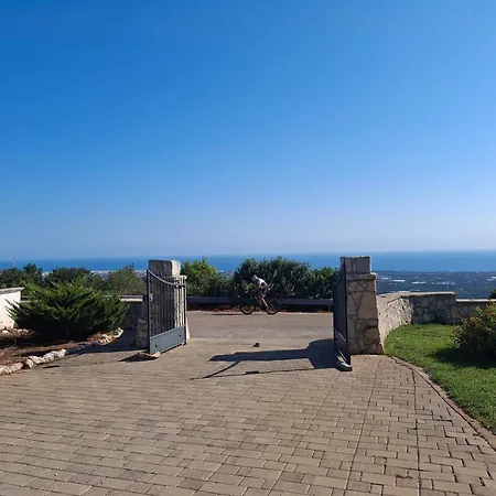 Panoramic Trulli With Swimming Pool In Willa *