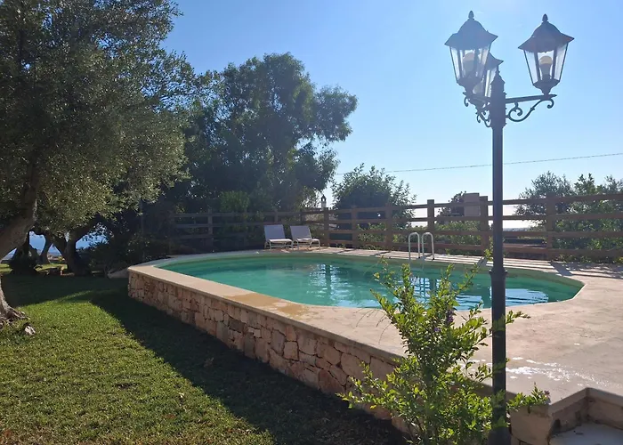 Panoramic Trulli With Swimming Pool In Monopoli