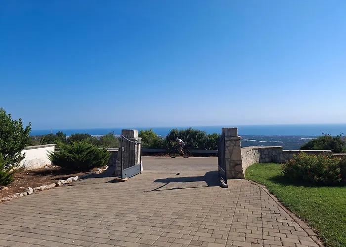 Panoramic Trulli With Swimming Pool In Villa *